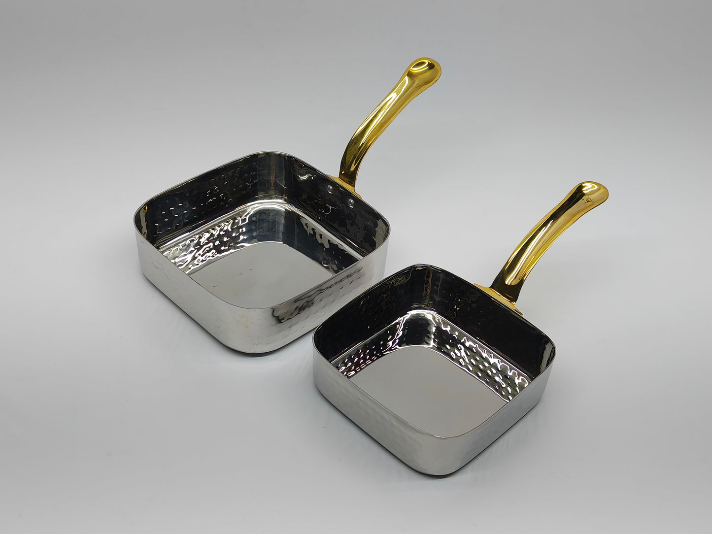 DW Square Pan SS Hammered with Brass Handle