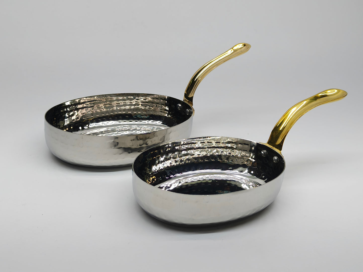 DW Oval Pan SS with Brass Handle Hammered