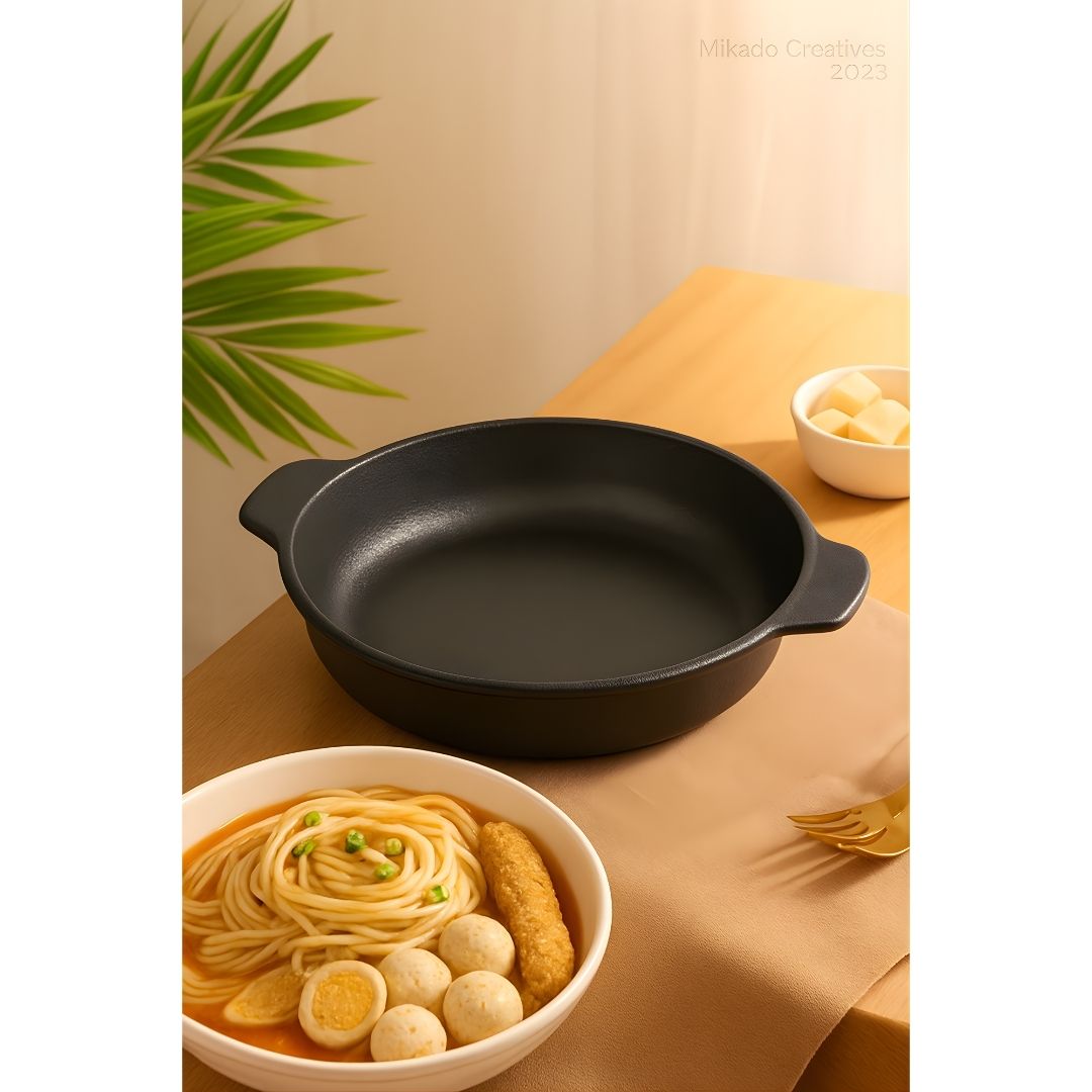 AURA Round Dish with Handle Charcoal Black