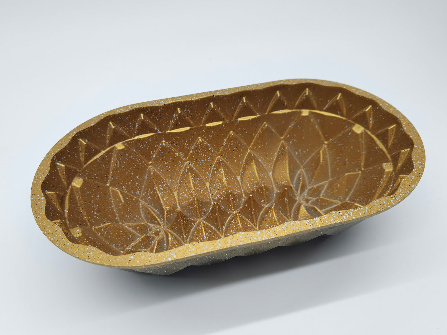 Diner Wares Heavy Cast Aluminum Bundt Cake Mould