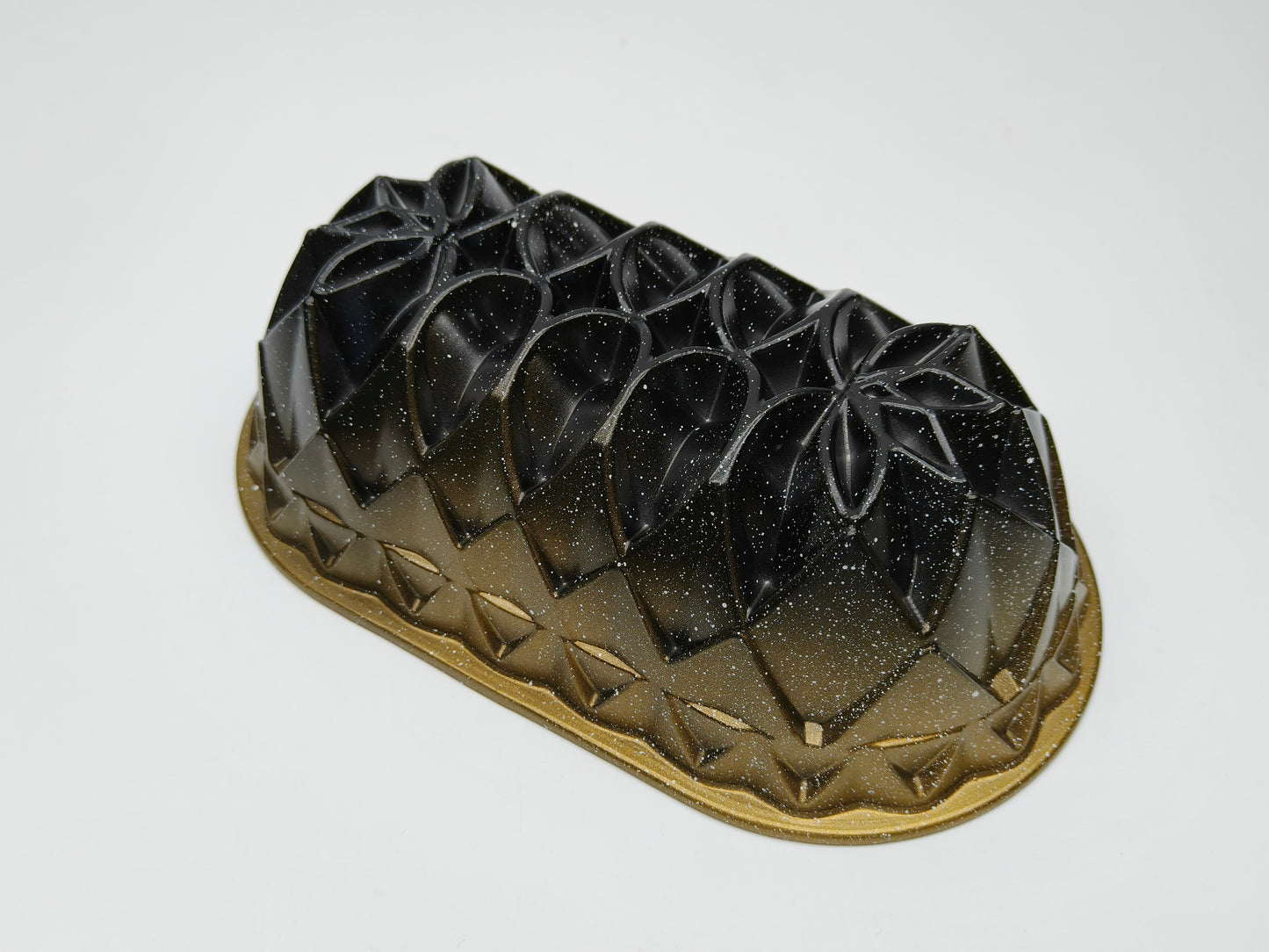 Diner Wares Heavy Cast Aluminum Bundt Cake Mould