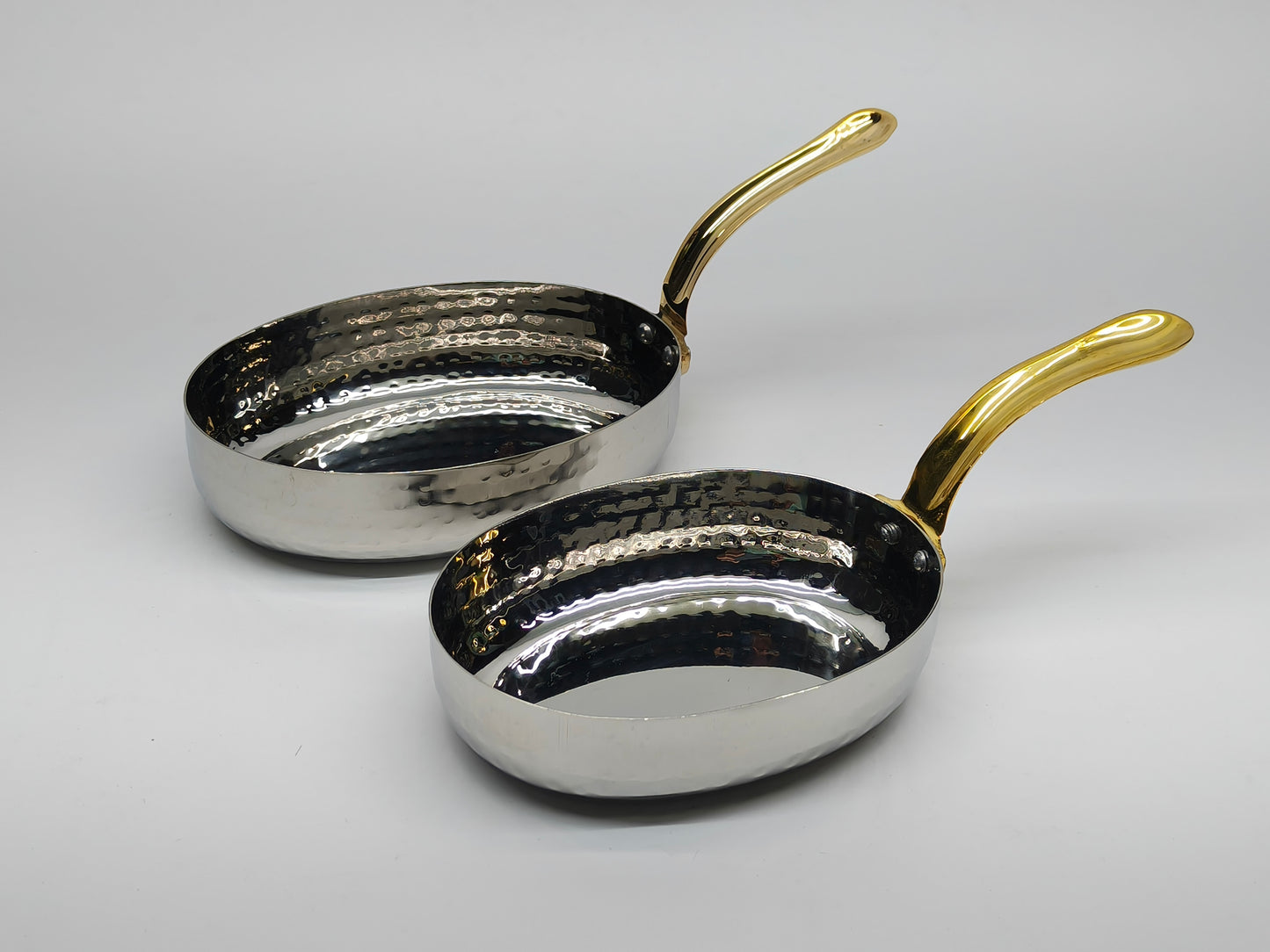 DW Oval Pan SS with Brass Handle Hammered