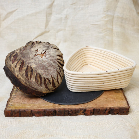 DINER WARES Bread Proofing Basket Rattan Triangle 22 x 22 x 8 cms(Cap. - 1 kg)