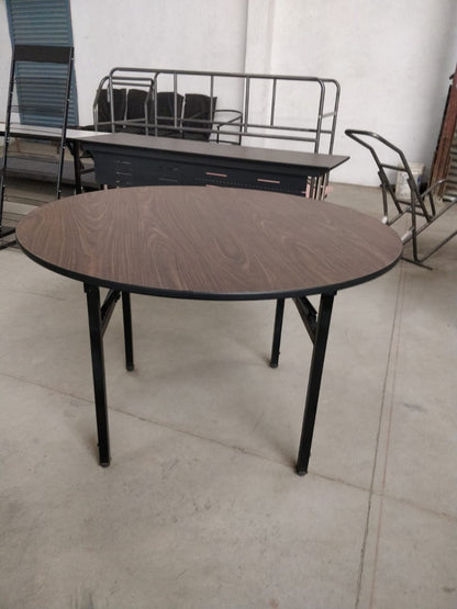DINER WARES Banquet Table with Laminated Top Round